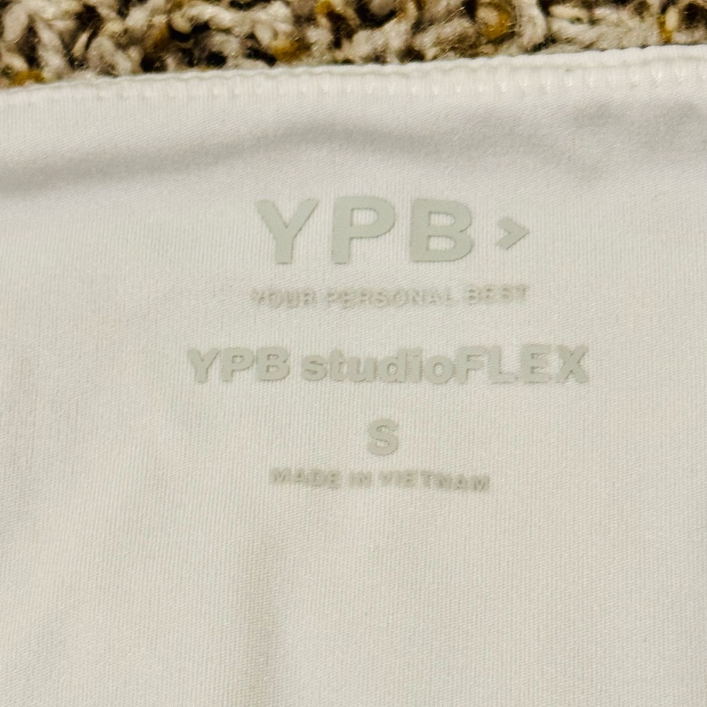 Abercrombie YPB Two-Tone Black and White Cropped Tank Small - Picture 3 of 5